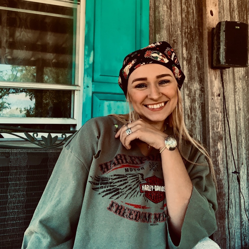 Meet your Posher, Kayla